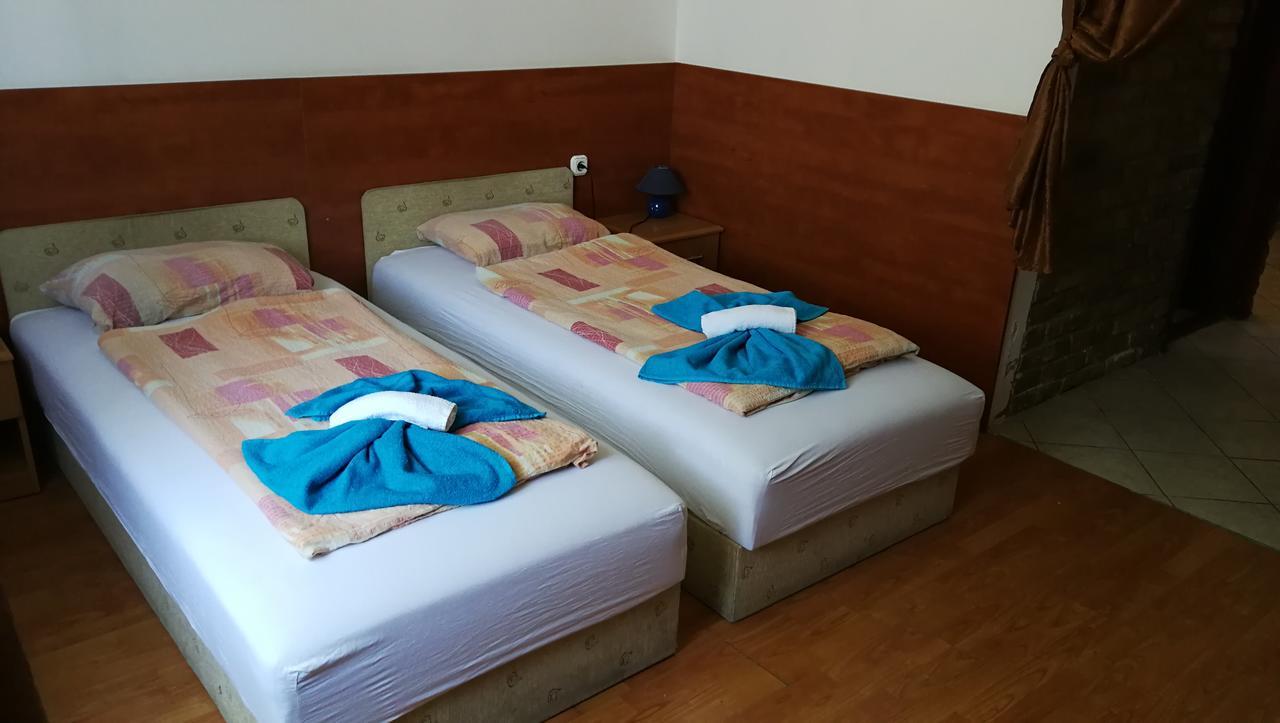 Dunakanyar Bed & Breakfast Göd エクステリア 写真